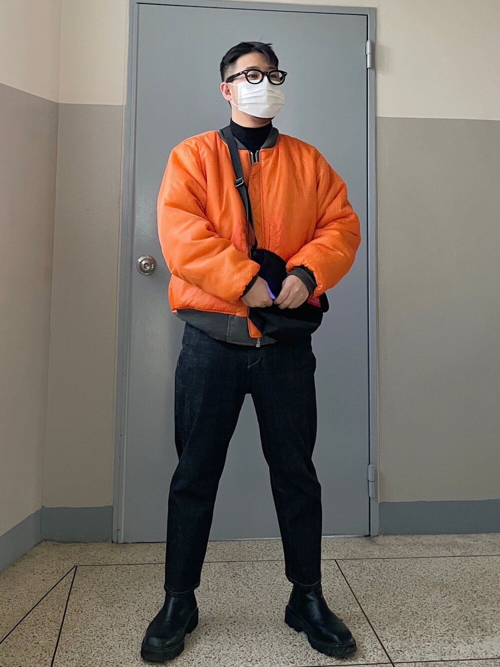 「no brandのアイテム（デニムパンツ、ブラック系）」を使った、프랭크さん（メンズ・168cm）の冬コーディネートの2枚目の写真