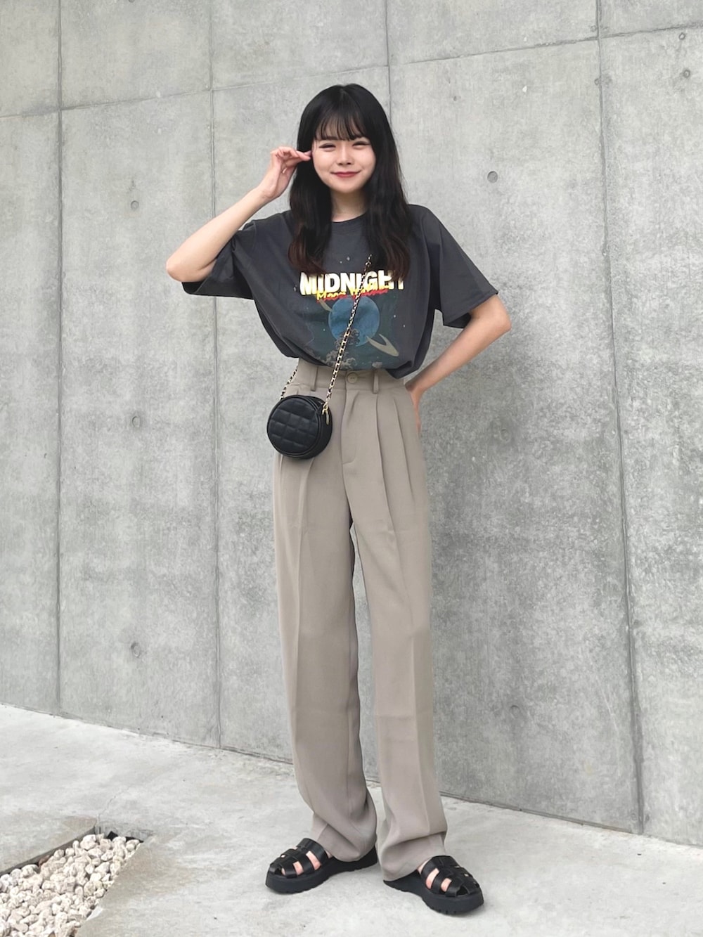 tomoka︎︎︎︎︎☺︎さんの「グラフィックミックスTシャツ（Chillfar）」を使ったコーディネートの2枚目の写真