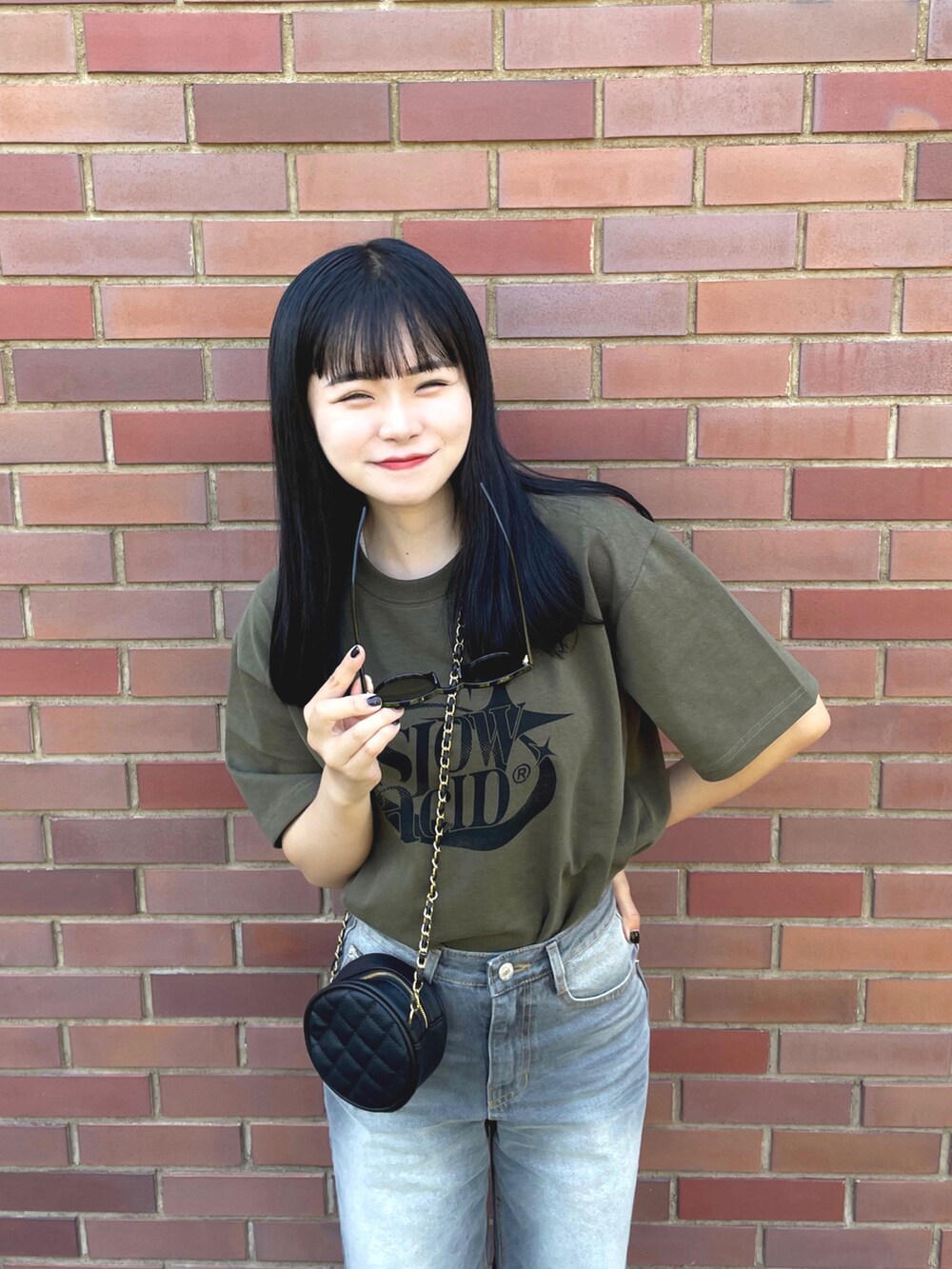 C6049 Tシャツ×パンツコーデ 夏の黒Tシャツとデニムコーデのおしゃれテクニック | TikTok