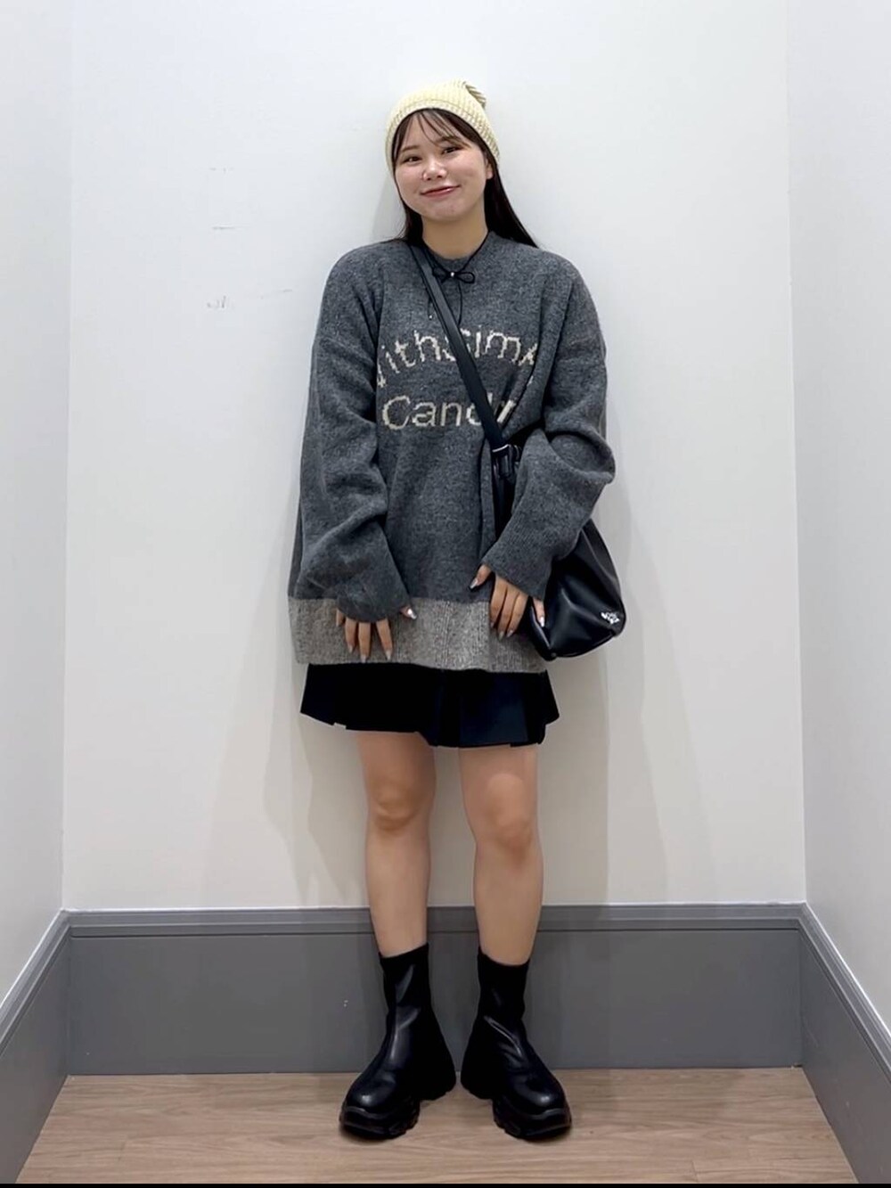 「低身長、着痩せ・細見え、カジュアル、ローリーズスタイル_LOWRYS FARM、秋コーデ、秋服準備はじめました、秋冬新作、LOWRYS FARM」|「LOWRYS FARMのビーズニットワッチ 128530(ハンチング/ベレー帽、ベージュ系)」を使った、Lunaさん(レディース・155cm)の秋コーディネートの3枚目の写真