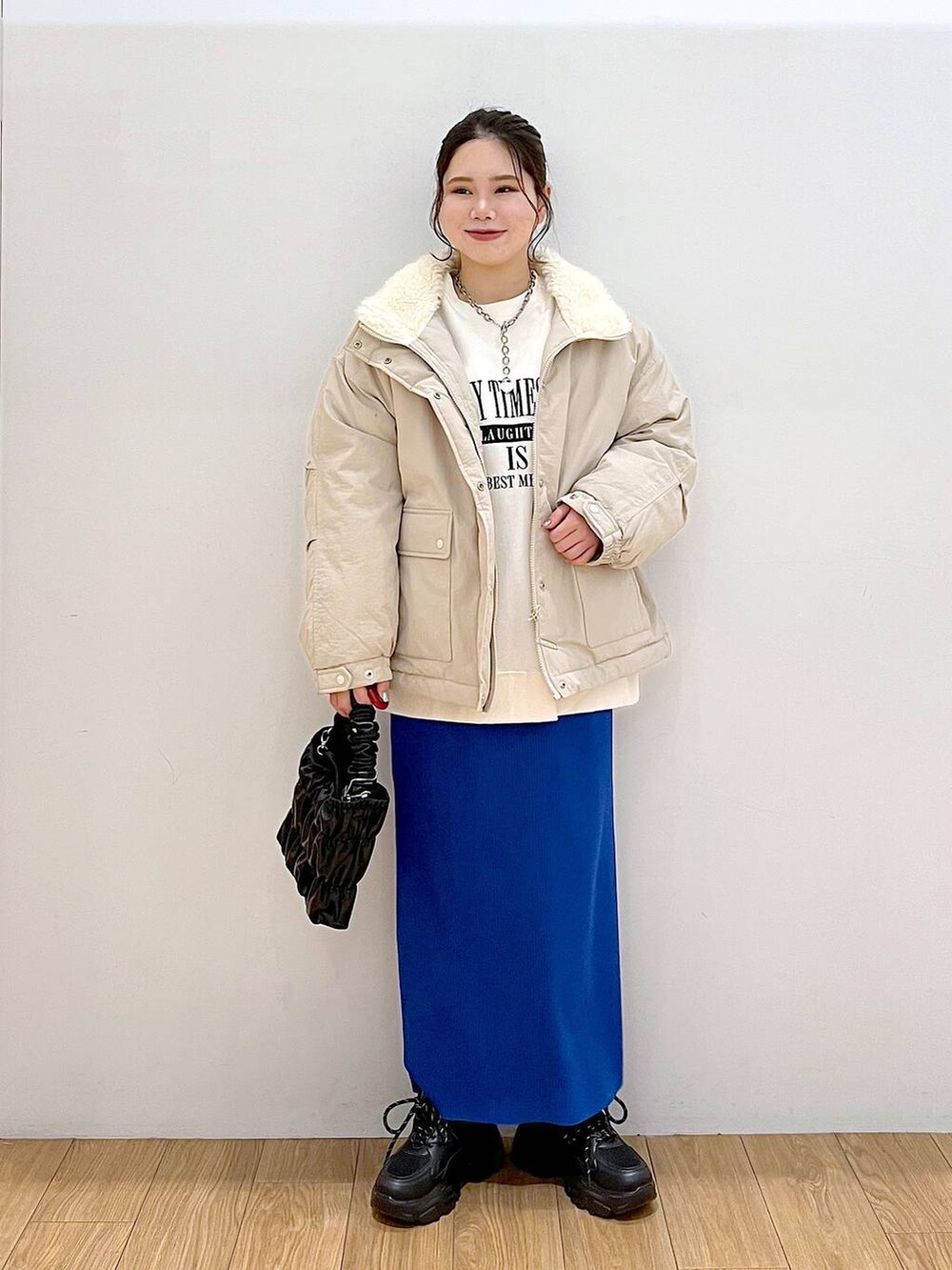 「低身長、着痩せ・細見え、カジュアル、ローリーズスタイル_LOWRYS FARM、LOWRYS FARM」|「LOWRYS FARMのステンレスハートチェーンネックレス 103351(ネックレス、グレー系)」を使った、Lunaさん(レディース・155cm)の冬コーディネートの2枚目の写真