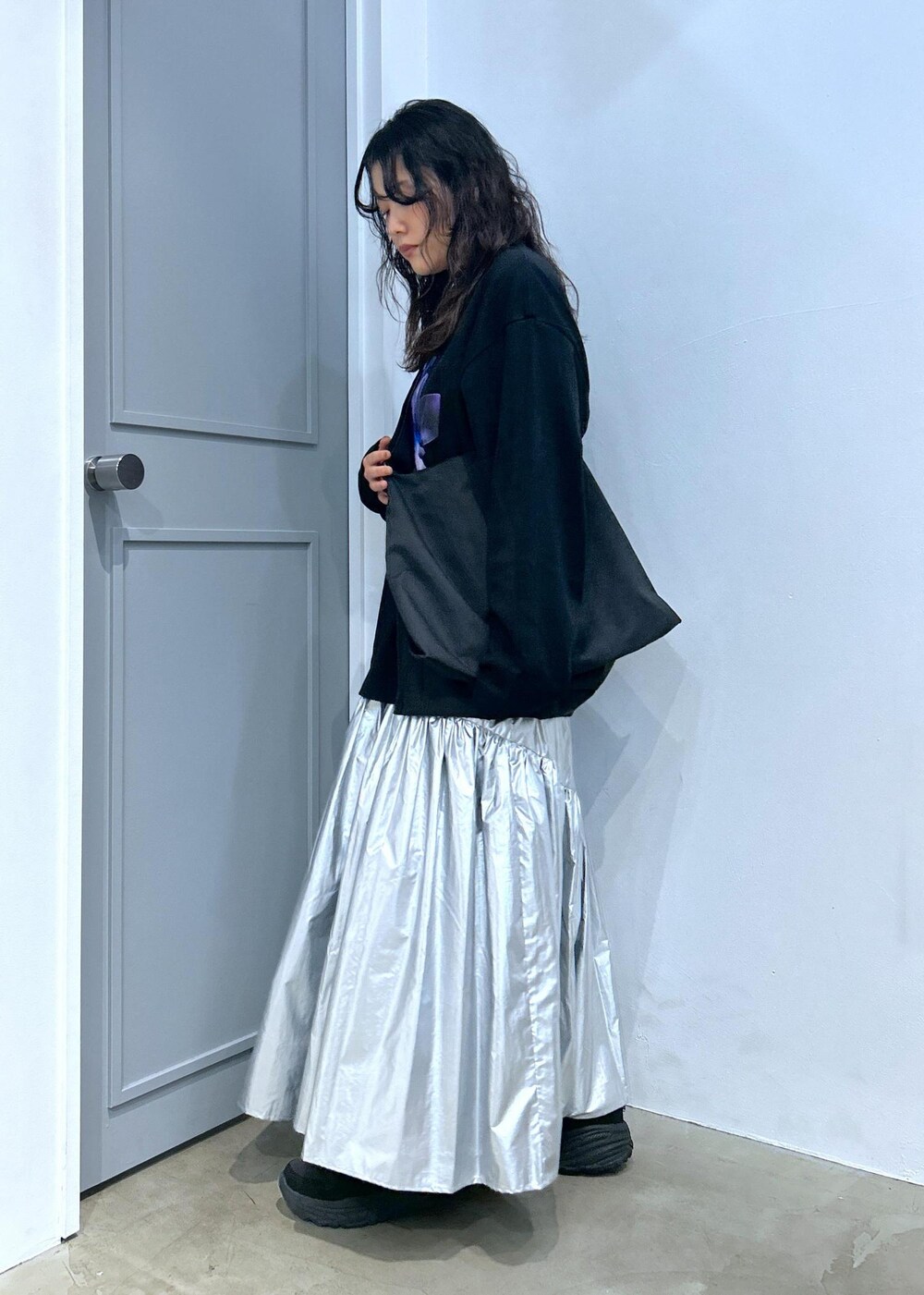「スポーツミックス、春服みてみて、ショルダーバッグ、ブラック、ロンT、春服、プチプラ、レイヤードスタイル、低身長、きれいめカジュアル、ユニセックス、JUNRed、モード、ストリート」｜「JUNREDのショルダーバック（ショルダーバッグ、ブラック系）」を使った、tomoさん（レディース・152cm）の春コーディネートの3枚目の写真