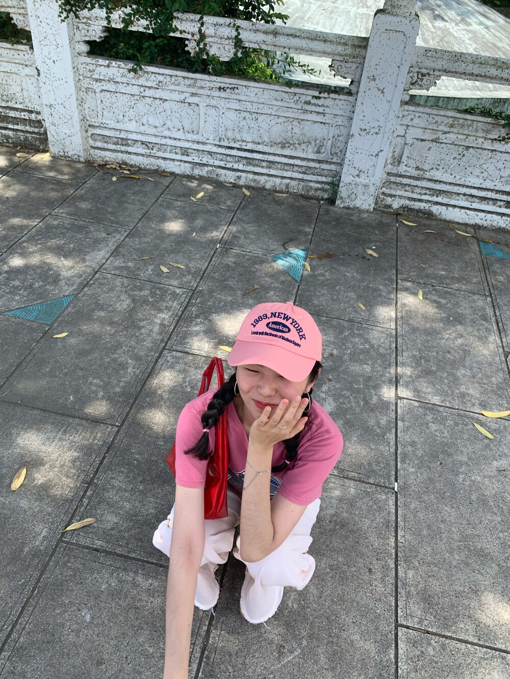 「summer、girl、pink、ピンク、熱い」｜「Jordanのアイテム（スニーカー、ホワイト系）」を使った、SIA. 왕시아.  まさこ.さん（レディース・163cm）の夏コーディネートの4枚目の写真