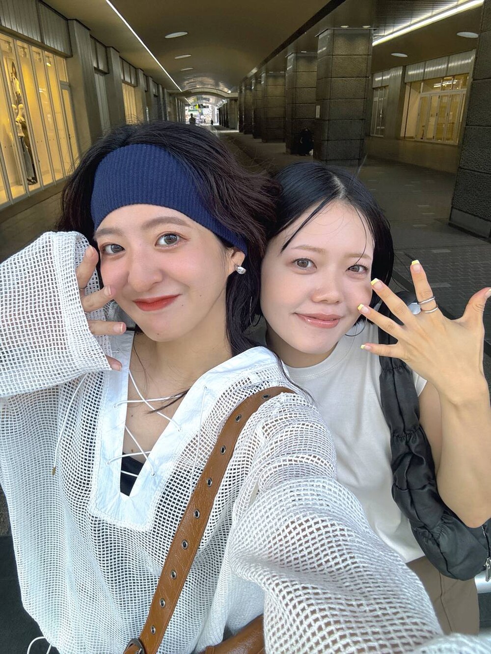 「スニーカー、ジーナシスト_JEANASIS、カジュアル、着痩せ・細見え、オーバーサイズ、テーマパーク、デート/ロマンティック、女子会、女子ウケ、ゆったり、ストリート、メガネ、JEANASIS、夏コーデ、楽ちんコーデ」｜「JEANASISの4ポケットワンショルダーBAG/131265（ショルダーバッグ、ブラウン系）」を使った、AIKAさん（レディース・159cm）の夏コーディネートの8枚目の写真