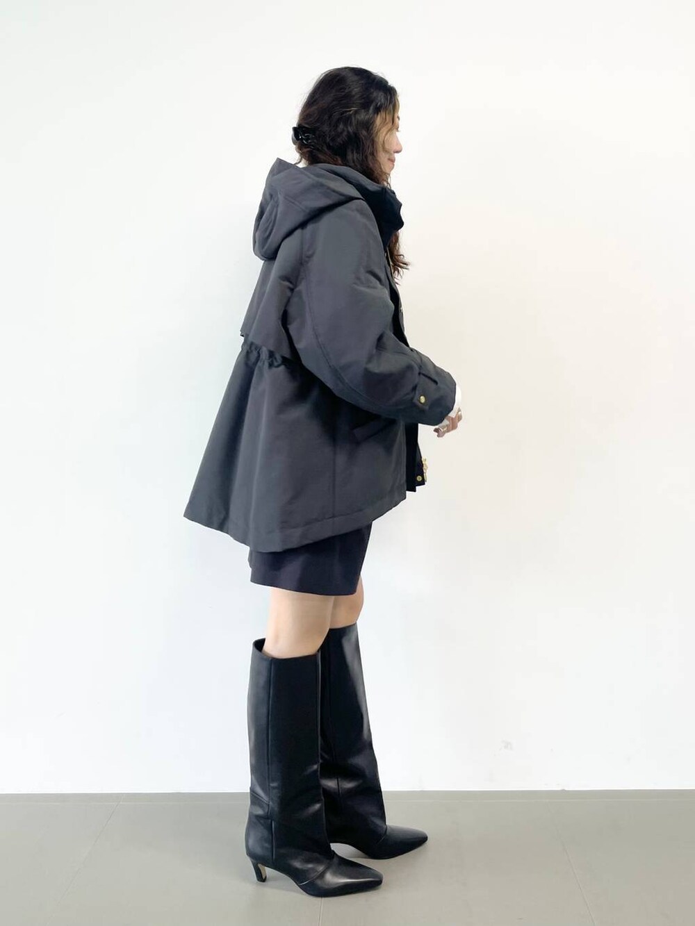 「着痩せ・細見え、女子ウケ、ベーシック/シンプル」｜「BABYLONEのベーシックシャツ（シャツ/ブラウス、ホワイト系）」を使った、pocustagramさん（レディース・162cm）の冬コーディネートの5枚目の写真