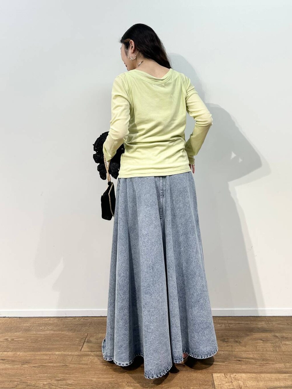 「ベーシック/シンプル、着痩せ・細見え、女子ウケ」｜「ucalyptの【ucalypt】Choker（ネックレス、グレー系）」を使った、pocustagramさん（レディース・162cm）の冬コーディネートの4枚目の写真