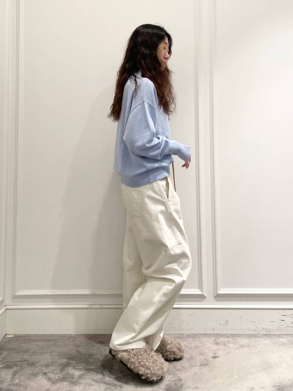 「ベーシック/シンプル、着痩せ・細見え、女子ウケ」｜「BABYLONEのカツラギコクーンパンツ（その他パンツ、ホワイト系）」を使った、pocustagramさん（レディース・162cm）の冬コーディネートの5枚目の写真