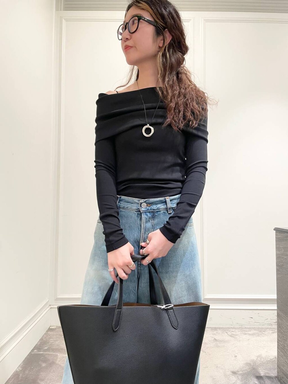 「着痩せ・細見え、女子ウケ、ベーシック/シンプル」|「&MyuQの【&MyuQ】MATTETRA BAG(トートバッグ、ブラック系)」を使った、pocustagramさん(レディース・162cm)の秋コーディネートの5枚目の写真