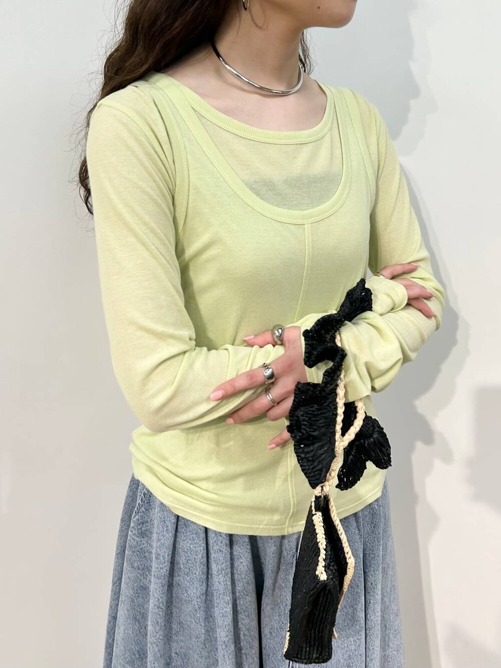 「ベーシック/シンプル、着痩せ・細見え、女子ウケ」｜「ucalyptの【ucalypt】Choker（ネックレス、グレー系）」を使った、pocustagramさん（レディース・162cm）の冬コーディネートの6枚目の写真