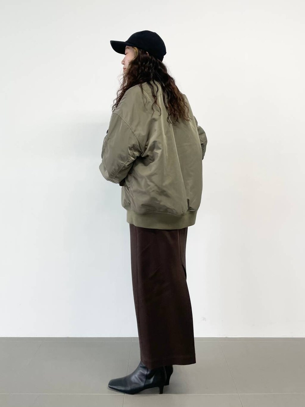 「ベーシック/シンプル、着痩せ・細見え、女子ウケ」｜「upperhightsの【upper hights】ウールキャップ（キャップ、ブラック系）」を使った、pocustagramさん（レディース・162cm）の秋コーディネートの4枚目の写真