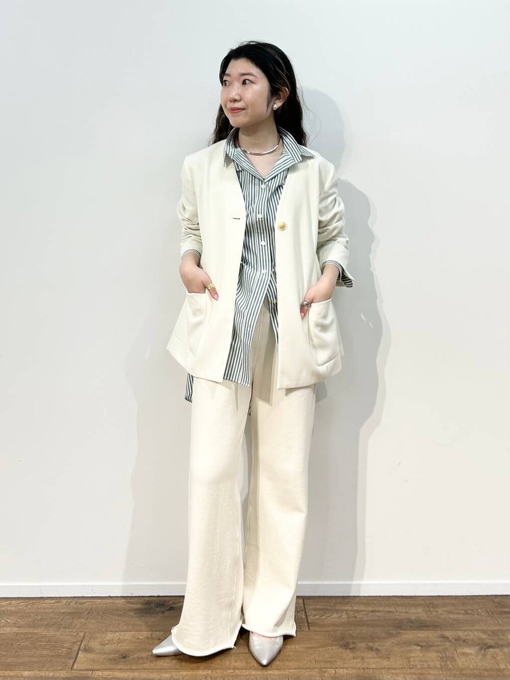 「着痩せ・細見え、女子ウケ、ベーシック/シンプル」|「ucalyptの【ucalypt】Choker(ネックレス、グレー系)」を使った、pocustagramさん(レディース・162cm)の冬コーディネートの2枚目の写真