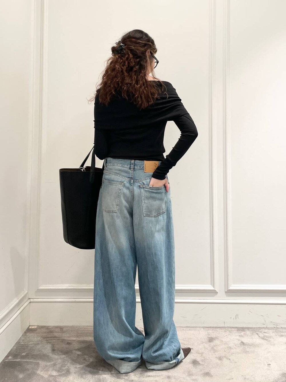 「着痩せ・細見え、女子ウケ、ベーシック/シンプル」|「&MyuQの【&MyuQ】MATTETRA BAG(トートバッグ、ブラック系)」を使った、pocustagramさん(レディース・162cm)の秋コーディネートの3枚目の写真