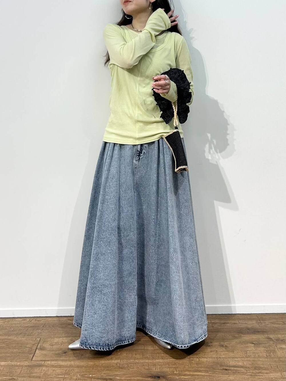 「ベーシック/シンプル、着痩せ・細見え、女子ウケ」｜「ucalyptの【ucalypt】Choker（ネックレス、グレー系）」を使った、pocustagramさん（レディース・162cm）の冬コーディネートの2枚目の写真