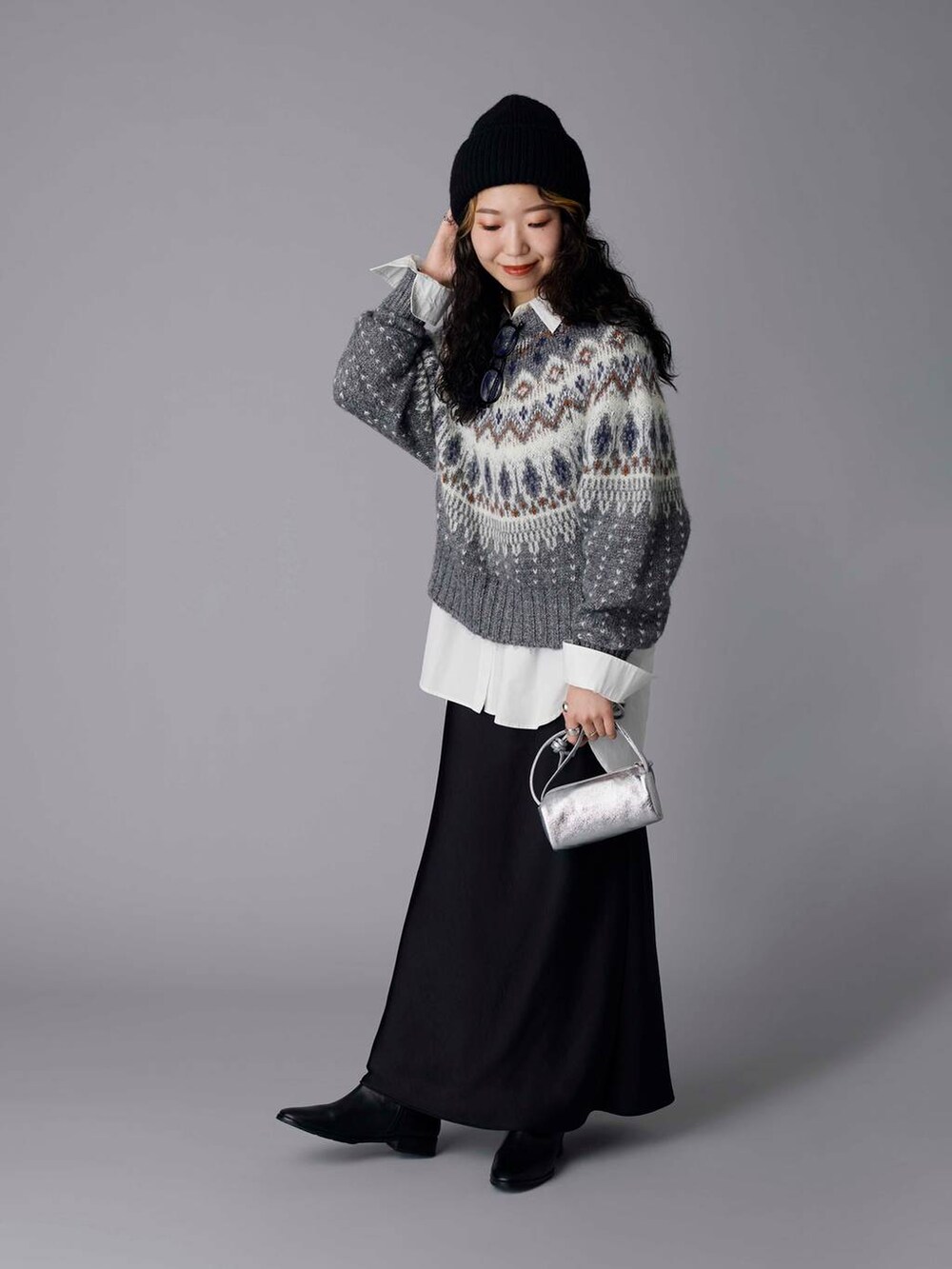 「ベーシック/シンプル、着痩せ・細見え、女子ウケ」｜「BABYLONEの【LA SCAIA】ショルダーmini BAG（ショルダーバッグ、シルバー系）」を使った、pocustagramさん（レディース・162cm）の秋コーディネートの2枚目の写真