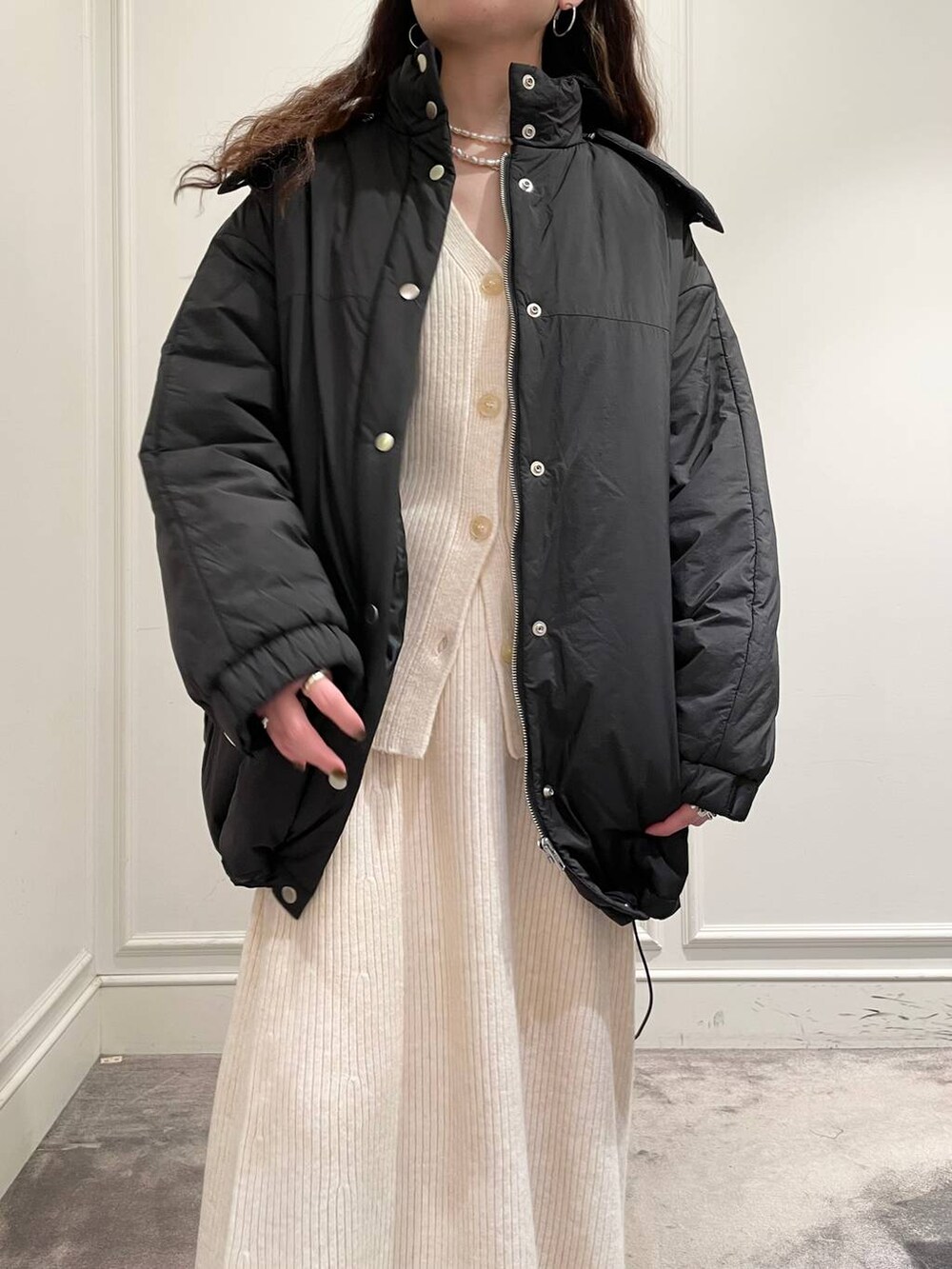「ベーシック/シンプル、着痩せ・細見え、女子ウケ」｜「BABYLONEの中綿ブルゾンコート（ブルゾン、グレー系）」を使った、pocustagramさん（レディース・162cm）の冬コーディネートの5枚目の写真