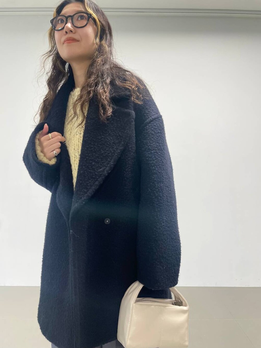 「ベーシック/シンプル、着痩せ・細見え、女子ウケ」|「BRIE LEONの【BRIE LEON】Lucaミニバッグ(ハンドバッグ、ホワイト系)」を使った、pocustagramさん(レディース・162cm)の秋コーディネートの7枚目の写真