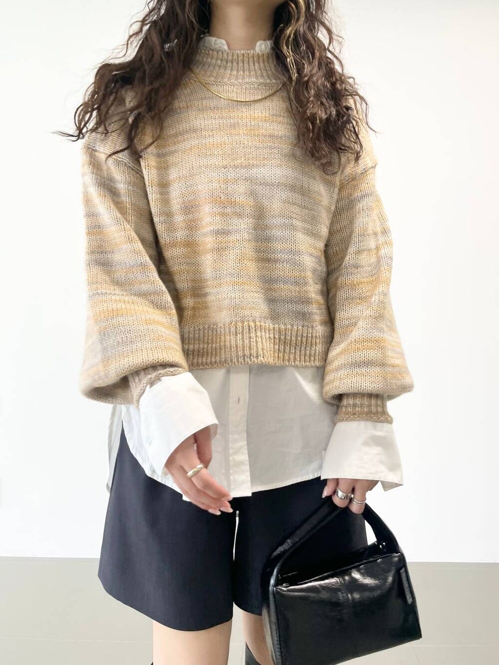 「ベーシック/シンプル、着痩せ・細見え、女子ウケ」｜「BABYLONEのベーシックシャツ（シャツ/ブラウス、ホワイト系）」を使った、pocustagramさん（レディース・162cm）の冬コーディネートの6枚目の写真