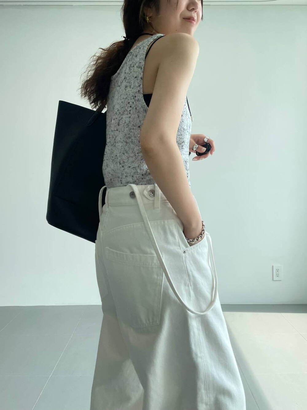 「ベーシック/シンプル、着痩せ・細見え、女子ウケ」｜「BABYLONEのネップコンパクトプルオーバー（タンクトップ、ブラック系）」を使った、pocustagramさん（レディース・162cm）の秋コーディネートの6枚目の写真
