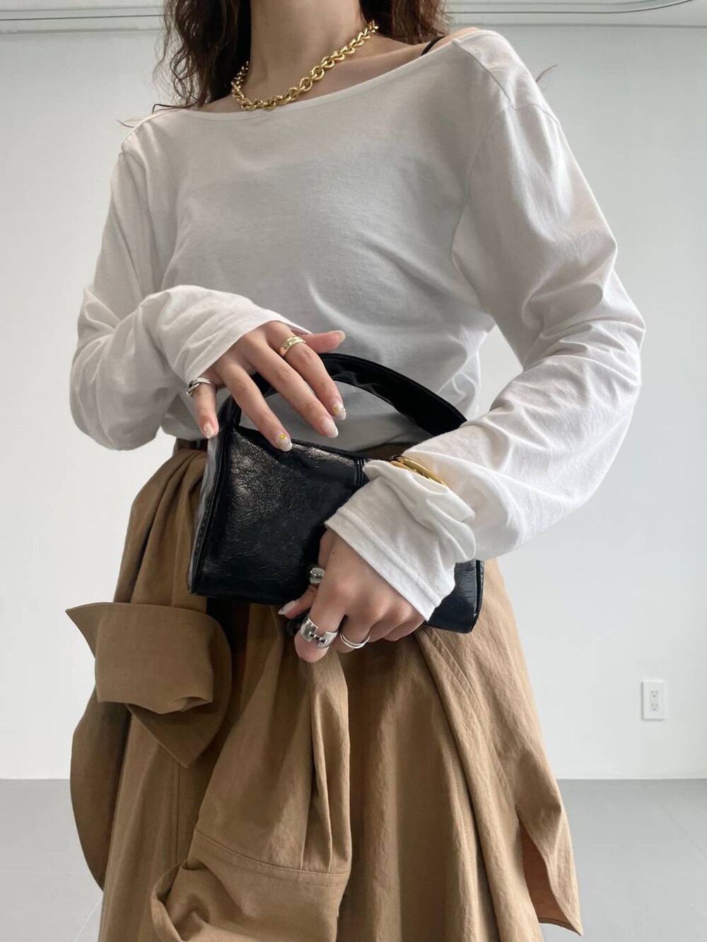 「ベーシック/シンプル、着痩せ・細見え、女子ウケ」|「BABYLONEのコットンハイゲージロンT(Tシャツ/カットソー、ホワイト系)」を使った、pocustagramさん(レディース・162cm)の秋コーディネートの8枚目の写真