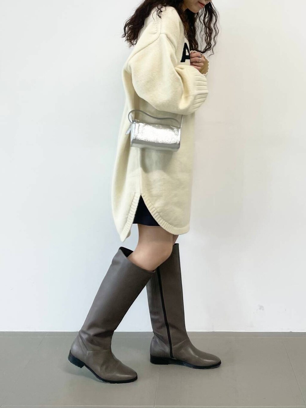 「ベーシック/シンプル、着痩せ・細見え、女子ウケ」｜「FRATELLI TALLIの【FRATELLI TALLI】ニットCAP（ニットキャップ/ビーニー、グレー系）」を使った、pocustagramさん（レディース・162cm）の冬コーディネートの5枚目の写真