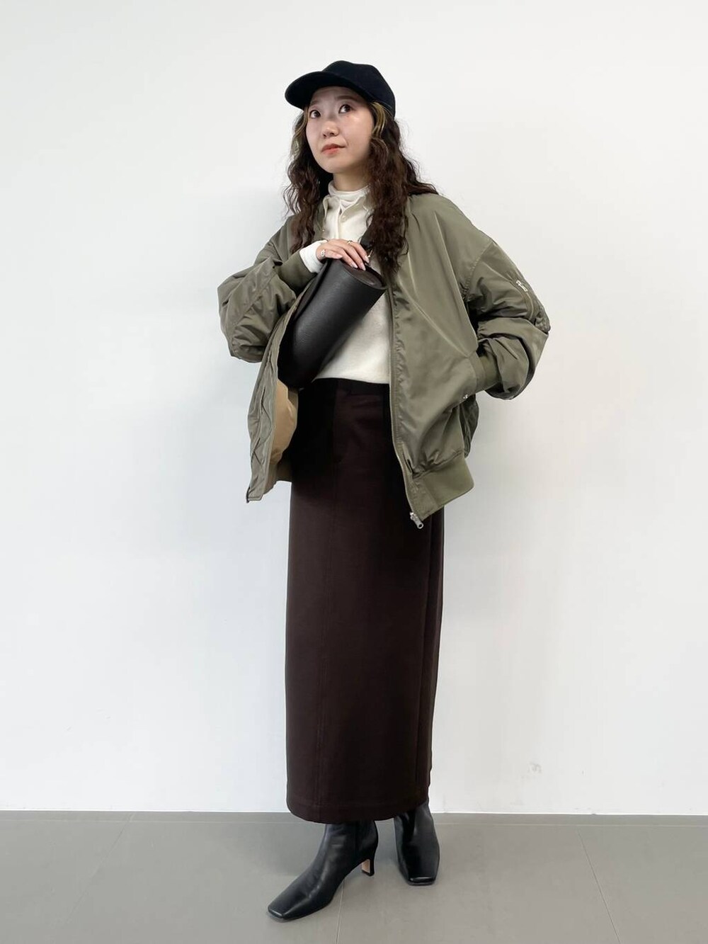 「ベーシック/シンプル、着痩せ・細見え、女子ウケ」｜「upperhightsの【upper hights】ウールキャップ（キャップ、ブラック系）」を使った、pocustagramさん（レディース・162cm）の秋コーディネートの2枚目の写真
