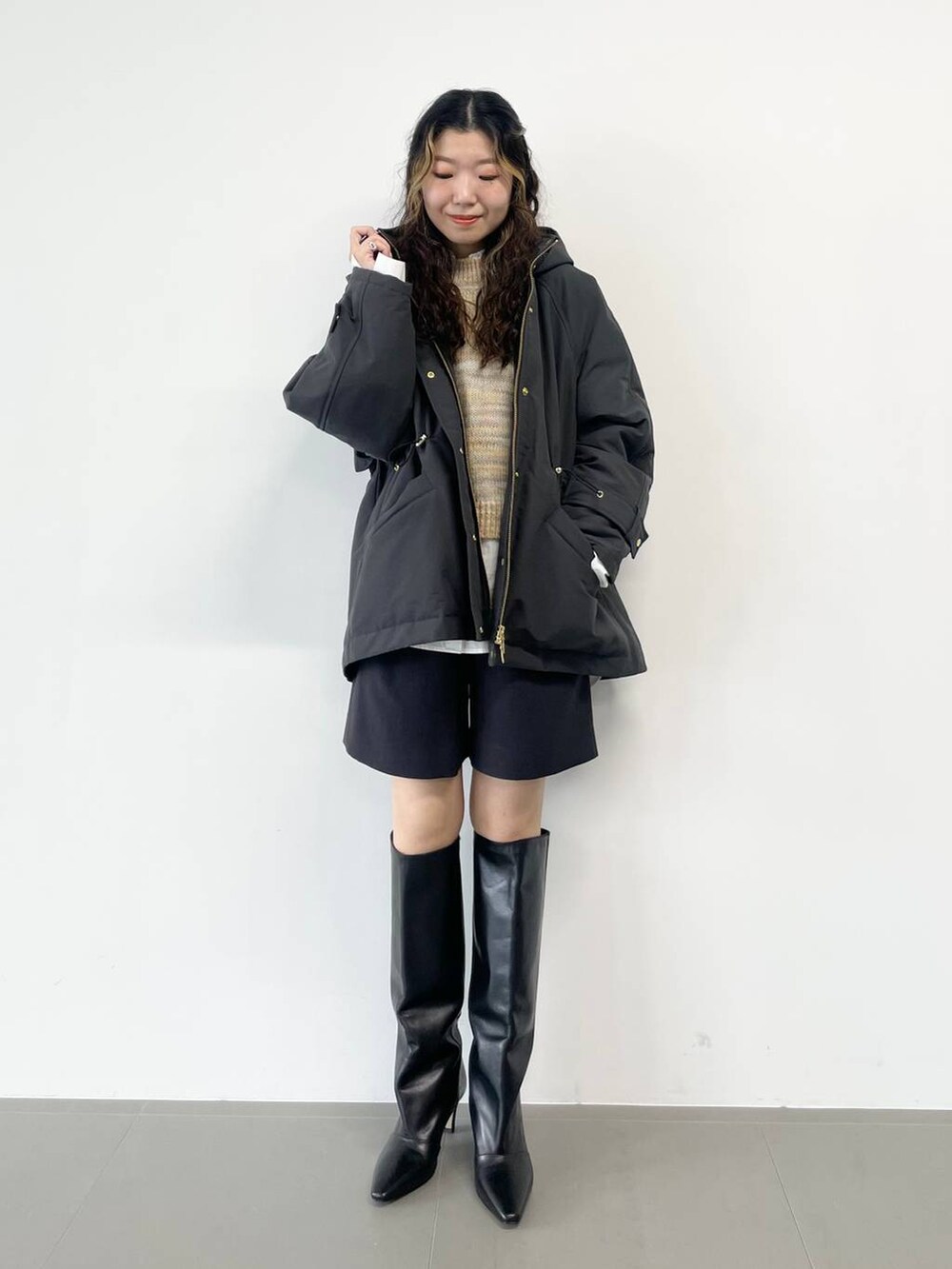 「着痩せ・細見え、女子ウケ、ベーシック/シンプル」｜「BABYLONEのベーシックシャツ（シャツ/ブラウス、ホワイト系）」を使った、pocustagramさん（レディース・162cm）の冬コーディネートの4枚目の写真