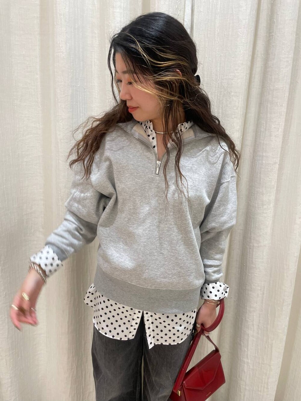 「ベーシック/シンプル、着痩せ・細見え、女子ウケ」｜「BABYLONEの裏毛ハーフジッププルオーバー（スウェット、グレー系）」を使った、pocustagramさん（レディース・162cm）の冬コーディネートの6枚目の写真