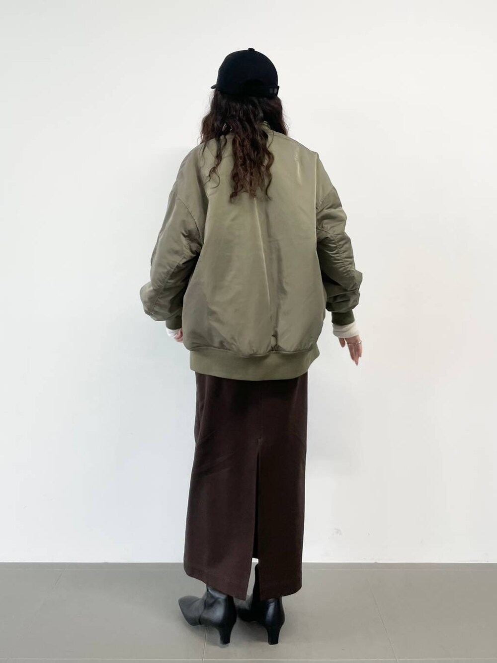 「ベーシック/シンプル、着痩せ・細見え、女子ウケ」｜「upperhightsの【upper hights】ウールキャップ（キャップ、ブラック系）」を使った、pocustagramさん（レディース・162cm）の秋コーディネートの5枚目の写真