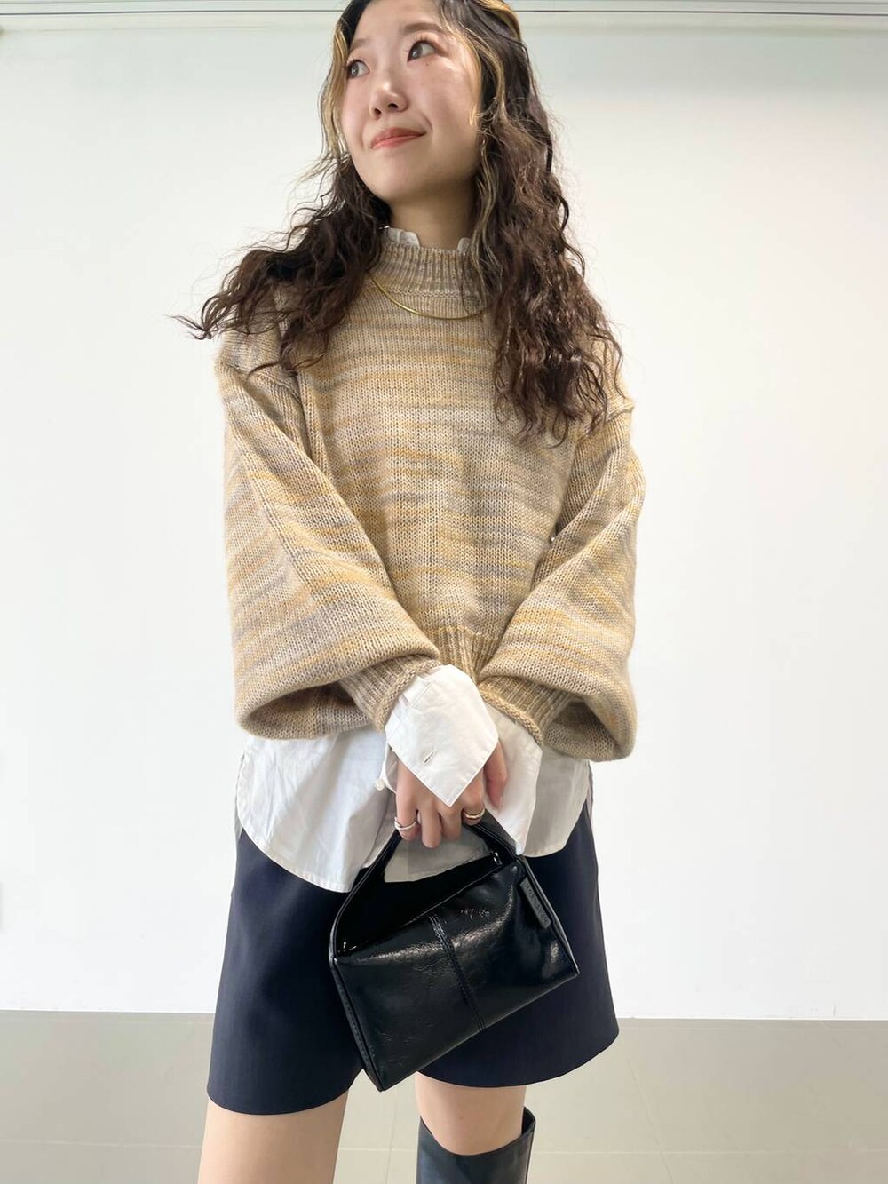「ベーシック/シンプル、着痩せ・細見え、女子ウケ」｜「BABYLONEのベーシックシャツ（シャツ/ブラウス、ホワイト系）」を使った、pocustagramさん（レディース・162cm）の冬コーディネートの5枚目の写真