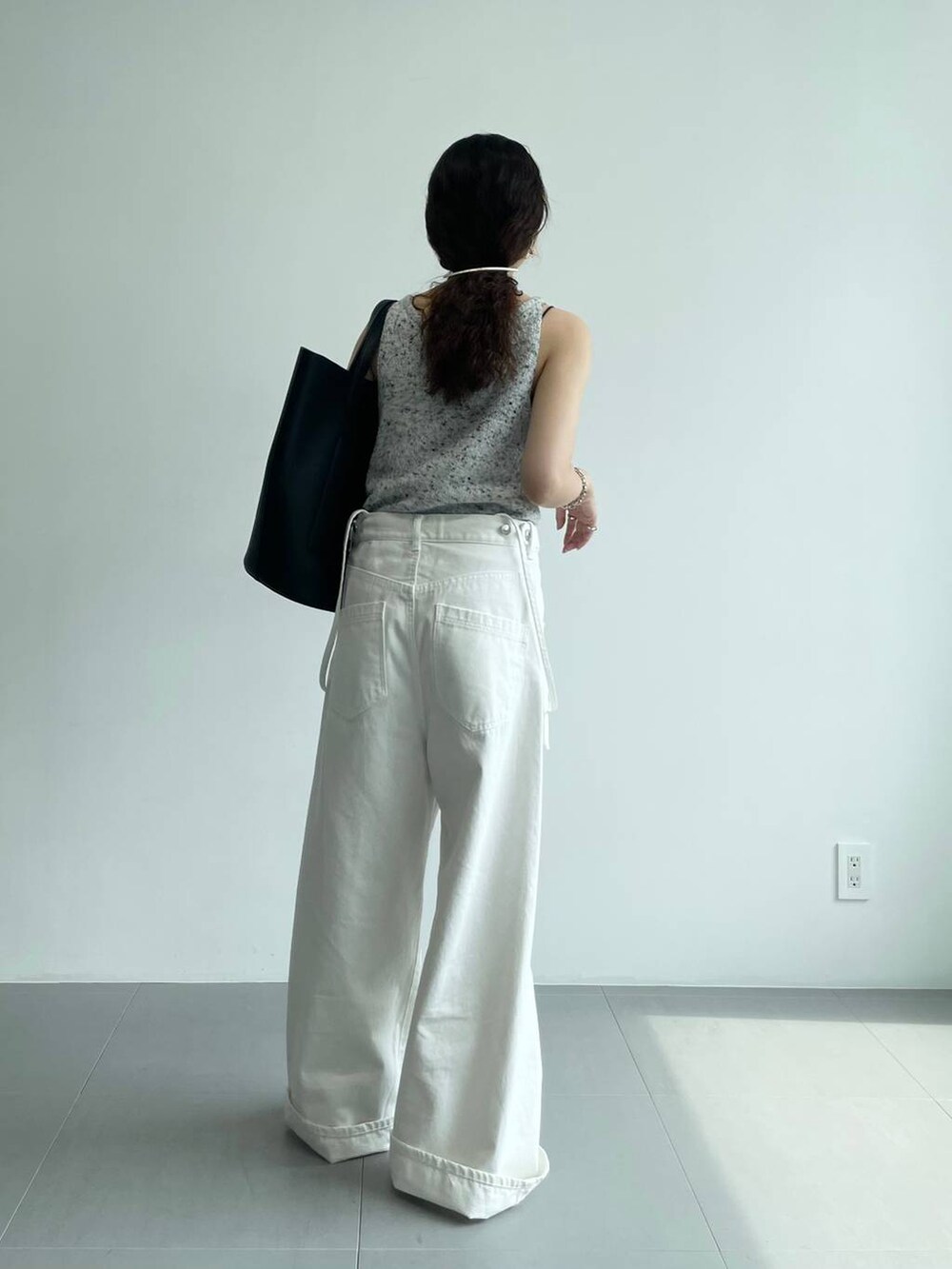 「ベーシック/シンプル、着痩せ・細見え、女子ウケ」｜「BABYLONEのネップコンパクトプルオーバー（タンクトップ、ブラック系）」を使った、pocustagramさん（レディース・162cm）の秋コーディネートの3枚目の写真