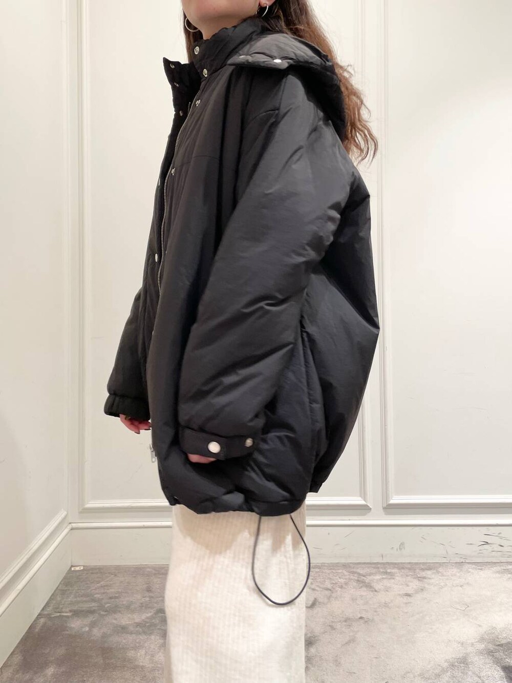 「ベーシック/シンプル、着痩せ・細見え、女子ウケ」｜「BABYLONEの中綿ブルゾンコート（ブルゾン、グレー系）」を使った、pocustagramさん（レディース・162cm）の冬コーディネートの8枚目の写真