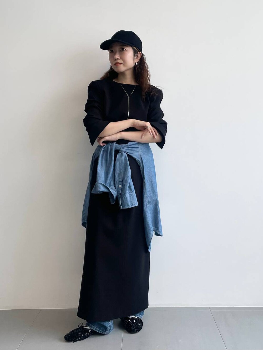 「ベーシック/シンプル、着痩せ・細見え、女子ウケ」｜「BABYLONEのダンガリーシャツ（シャツ/ブラウス、ブルー系）」を使った、pocustagramさん（レディース・162cm）の秋コーディネートの2枚目の写真