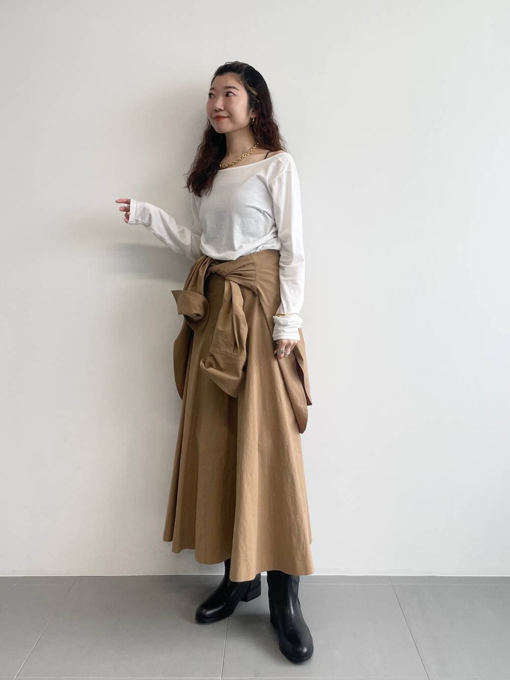 「ベーシック/シンプル、着痩せ・細見え、女子ウケ」|「BABYLONEのコットンハイゲージロンT(Tシャツ/カットソー、ホワイト系)」を使った、pocustagramさん(レディース・162cm)の秋コーディネートの3枚目の写真