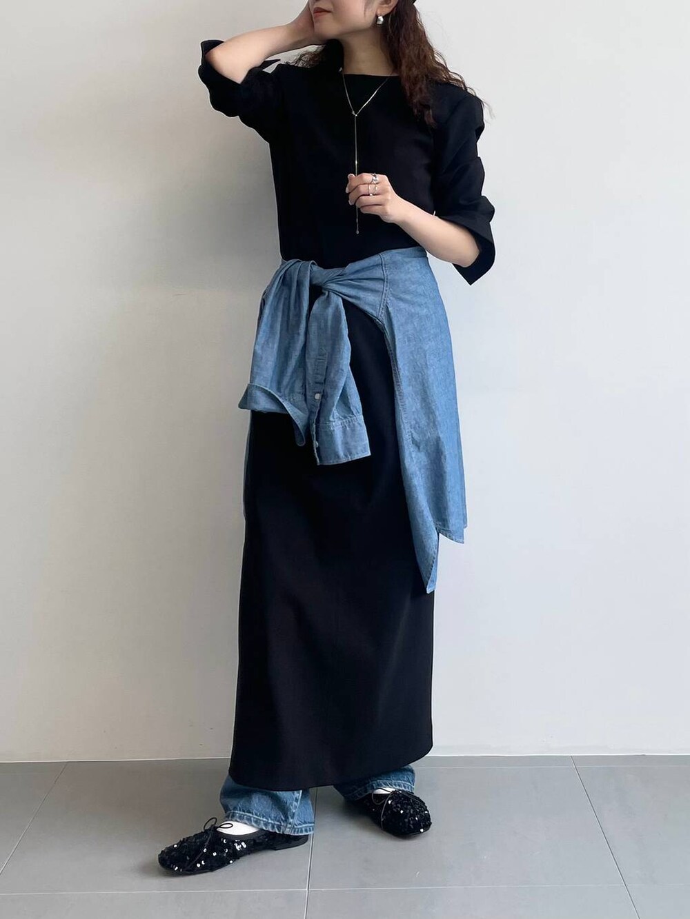 「ベーシック/シンプル、着痩せ・細見え、女子ウケ」｜「BABYLONEのダンガリーシャツ（シャツ/ブラウス、ブルー系）」を使った、pocustagramさん（レディース・162cm）の秋コーディネートの4枚目の写真