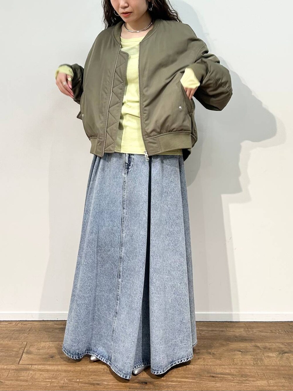 「ベーシック/シンプル、着痩せ・細見え、女子ウケ」｜「ucalyptの【ucalypt】Choker（ネックレス、グレー系）」を使った、pocustagramさん（レディース・162cm）の冬コーディネートの4枚目の写真