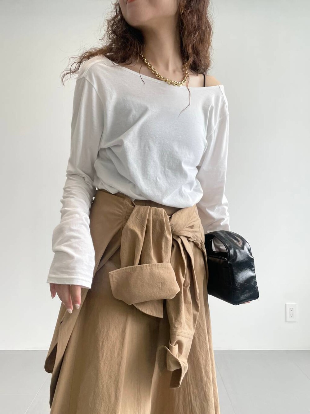 「ベーシック/シンプル、着痩せ・細見え、女子ウケ」|「BABYLONEのコットンハイゲージロンT(Tシャツ/カットソー、ホワイト系)」を使った、pocustagramさん(レディース・162cm)の秋コーディネートの6枚目の写真