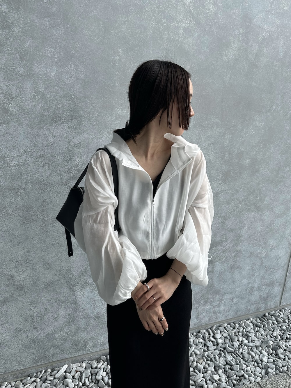sonさんの「2WAYアメリカンスリーブロングニットワンピース（select MOCA by son）」を使ったコーディネートの4枚目の写真