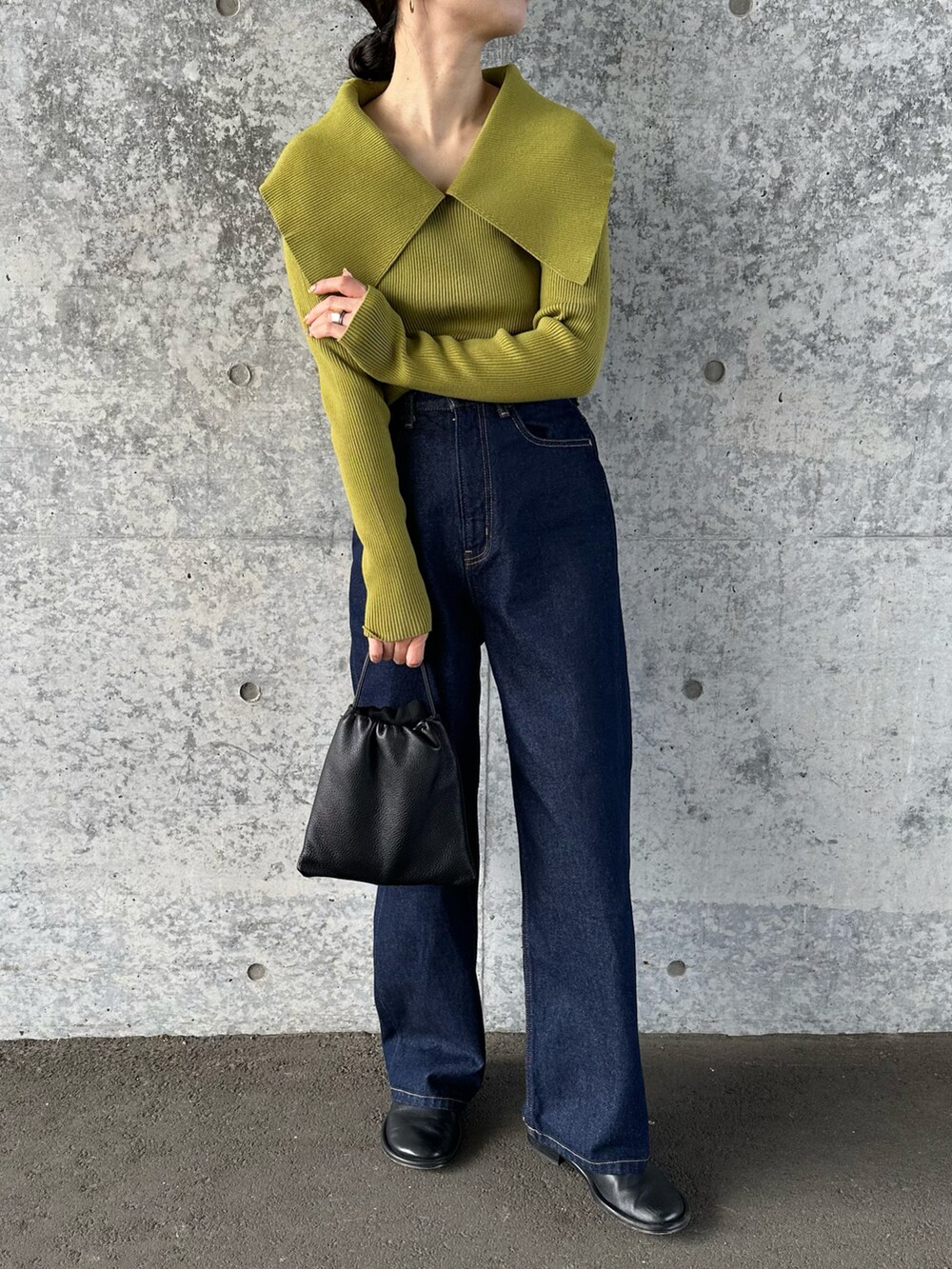 「春服デビュー宣言、セーラーカラー、グリーン、デニム、デニムパンツ、春服みてみて、きれいめカジュアル、シンプル、春ニット」｜「Stylevoice for xxxのセーラーカラーリブニット（ニット/セーター、グリーン系）」を使った、sonさん（レディース・159cm）の春コーディネートの2枚目の写真