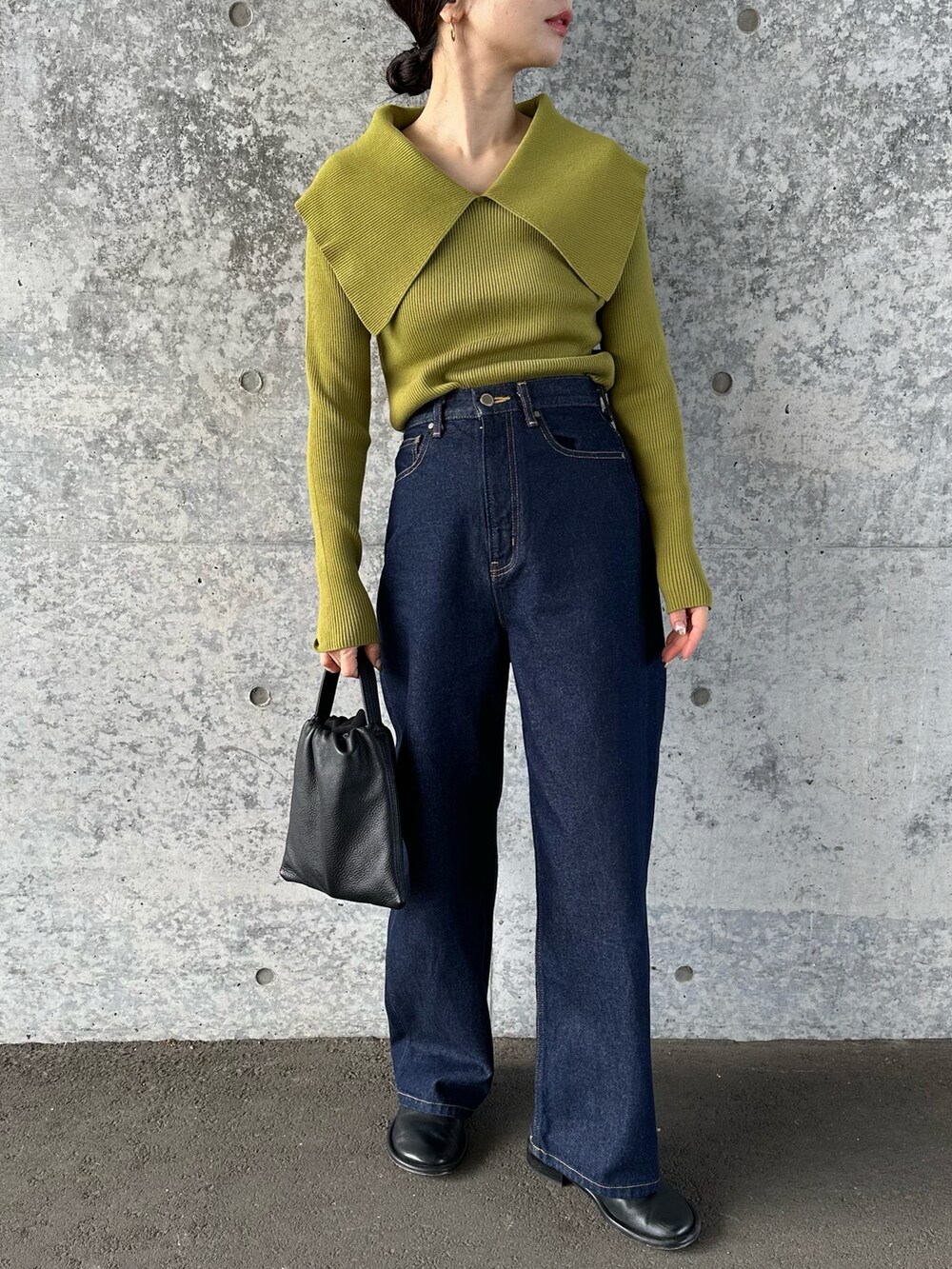 「春服デビュー宣言、セーラーカラー、グリーン、デニム、デニムパンツ、春服みてみて、きれいめカジュアル、シンプル、春ニット」｜「Stylevoice for xxxのセーラーカラーリブニット（ニット/セーター、グリーン系）」を使った、sonさん（レディース・159cm）の春コーディネートの3枚目の写真