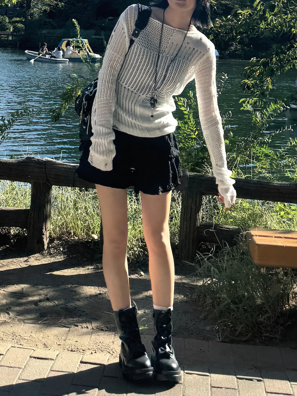 「秋コーデ、秋先取りコーデ、休日スタイル、秋服、今日のコーデ、秋服準備はじめました、メガネ女子、韓国ファッション」｜「XUのストリートファッション XU エックスユー denim hunting cap デニムキャップ ハンチング帽 ブリーチデニムキャップ グランジ風キャップ 韓国ファッション Y2Kファッション（ハンチング/ベレー帽、ベージュ系）」を使った、p!noさん（レディース・156cm）の秋コーディネートの2枚目の写真