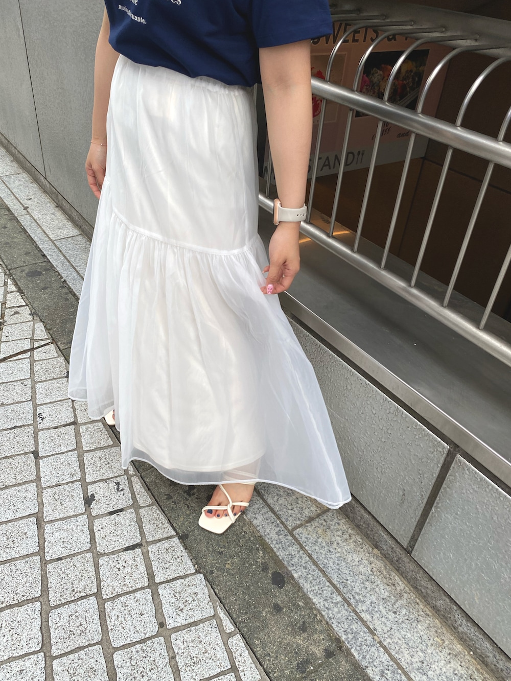 HITOMIさんの「◆ロゴ刺繍Tシャツ（FREE'S MART）」を使ったコーディネートの3枚目の写真
