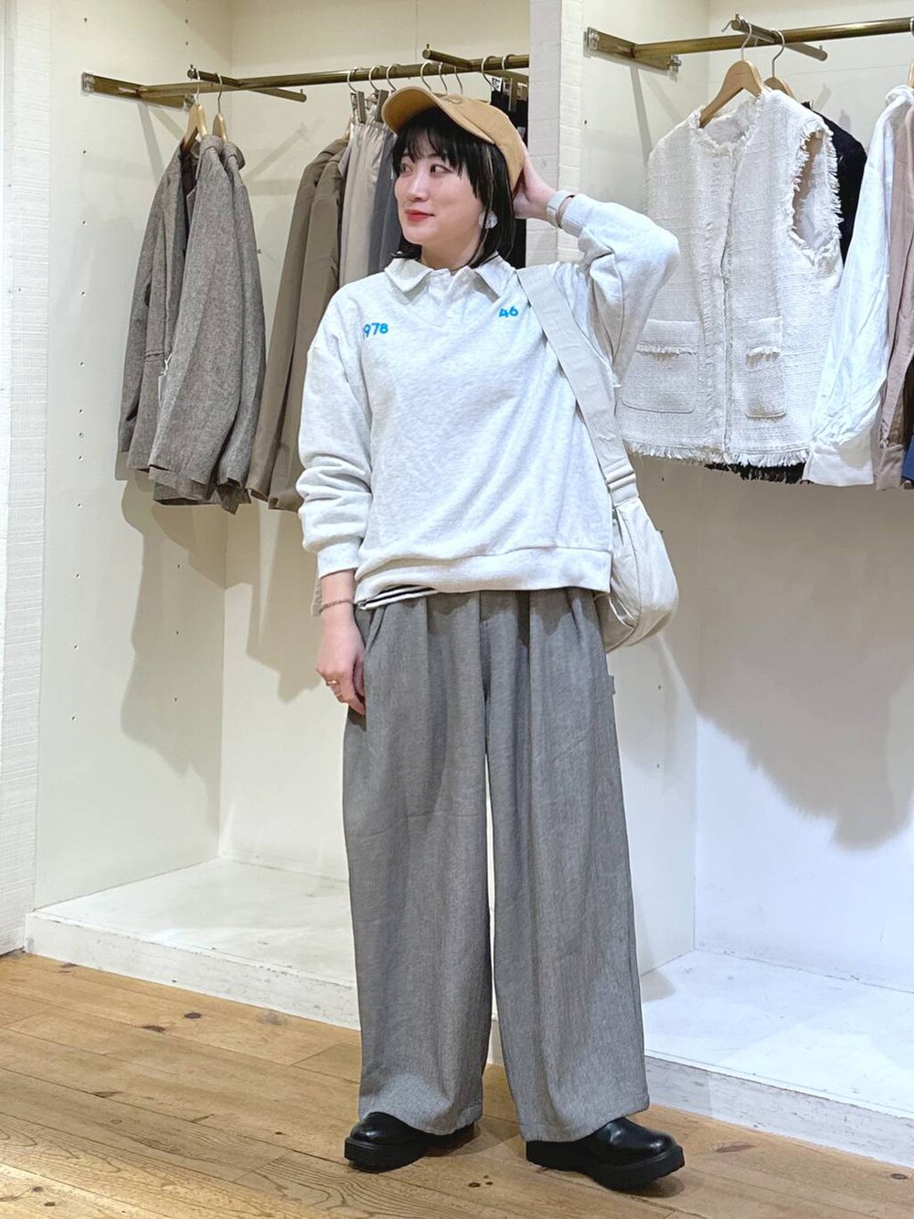 haru.さんの「[MODE NORM CORE]ヘリンボン2タックペインターパンツ（niko and...）」を使ったコーディネートの5枚目の写真