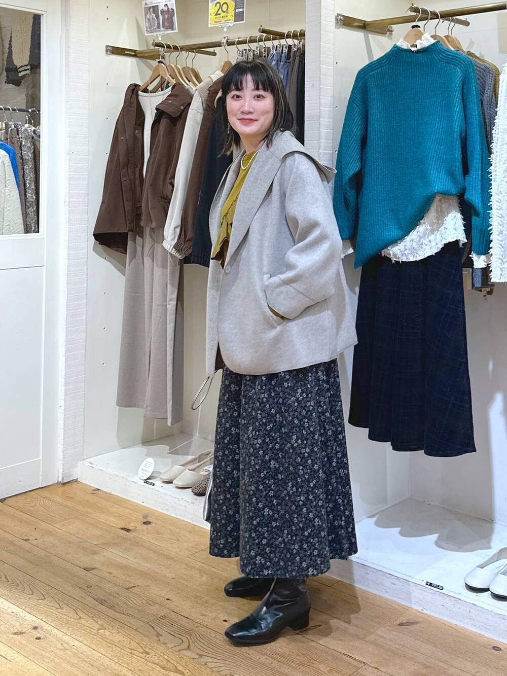「旅行、studio CLIP、カジュアル、ベーシック/シンプル、体型カバー、休日コーデ、ママコーデ、楽ちんコーデ、秋コーデ、クリップスタッフ_studio CLIP、ラフ、ウエストゴム、スウェット、アウター、コート」｜「studio CLIPのサーキュラースカーチョ[プチ・プラスサイズあり]（その他パンツ、その他）」を使った、haru.さん（レディース・160cm）の秋コーディネートの6枚目の写真