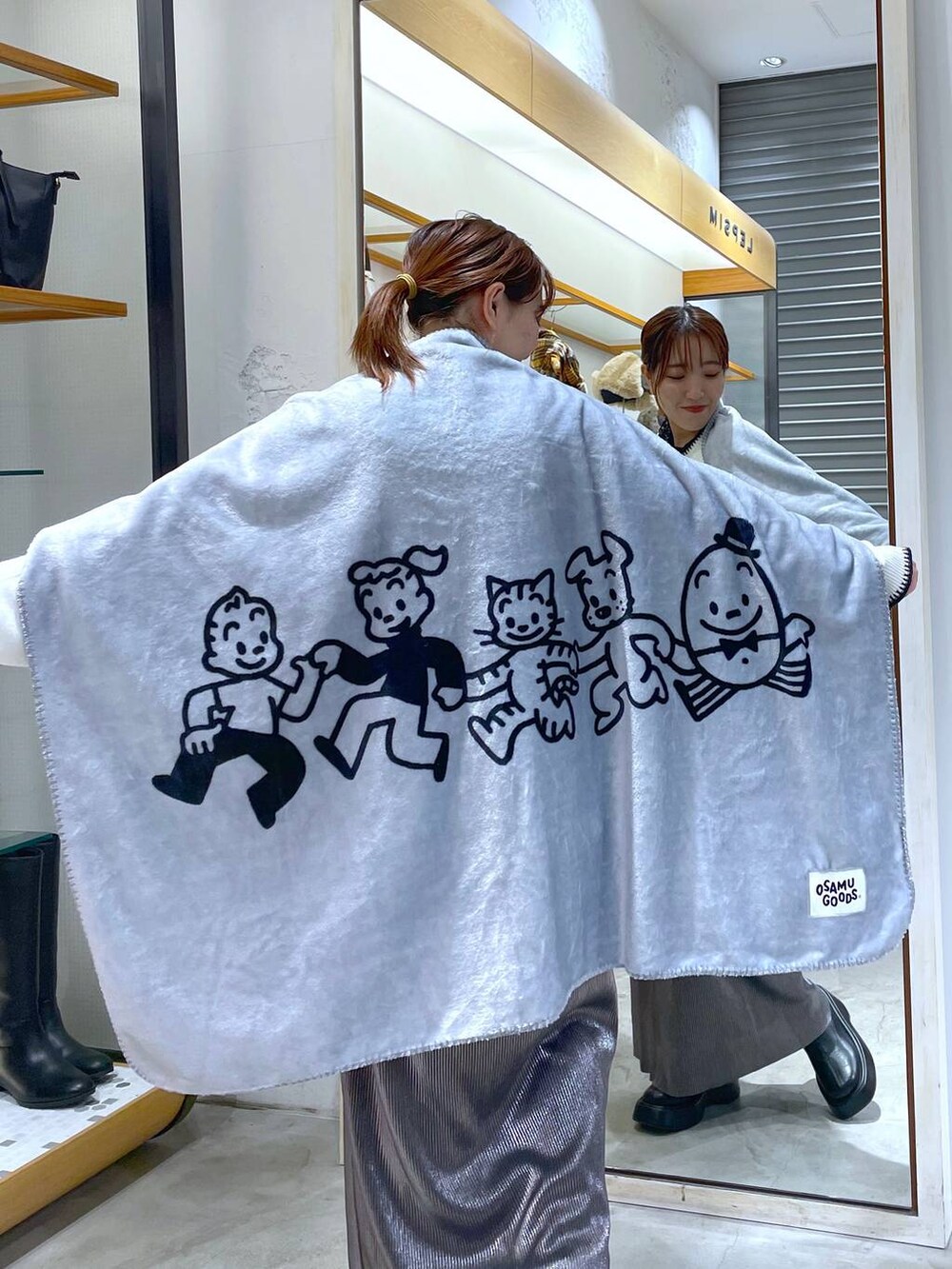「低身長、カジュアル、ベーシック/シンプル、おしゃれさんと繋がりたい、LEPSIM、OSAMU GOODS、ブランケット、人気アイテム」｜「LEPSIMのボリュームソールブーツ　969898（ブーツ、ブラック系）」を使った、manaさん（レディース・153cm）の秋コーディネートの2枚目の写真