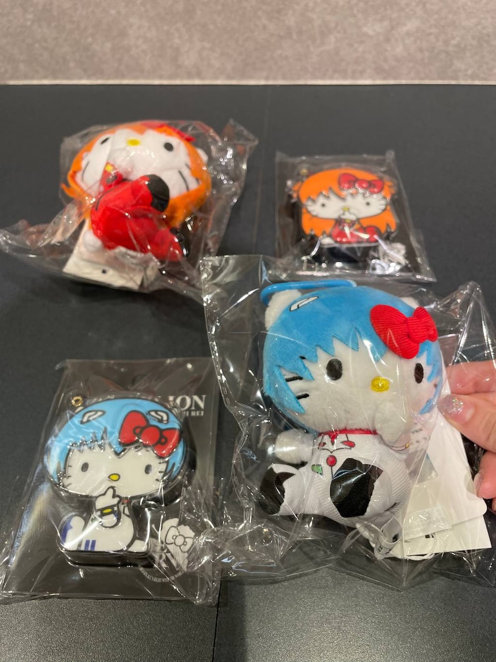 その他のキーホルダー、その他のスマホグッズを着用したレディースの冬コーディネートの2枚目の写真