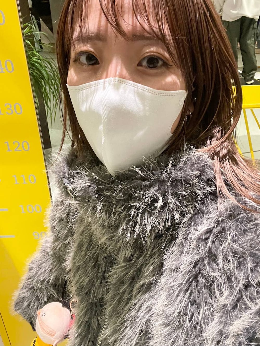 「低身長、カジュアル、ベーシック/シンプル、体型カバー、高見え、ゆったり、LEPSIM」｜「JEANASISの4ポケットワンショルダーBAG/131265（ショルダーバッグ、ブラック系）」を使った、manaさん（レディース・153cm）の冬コーディネートの2枚目の写真