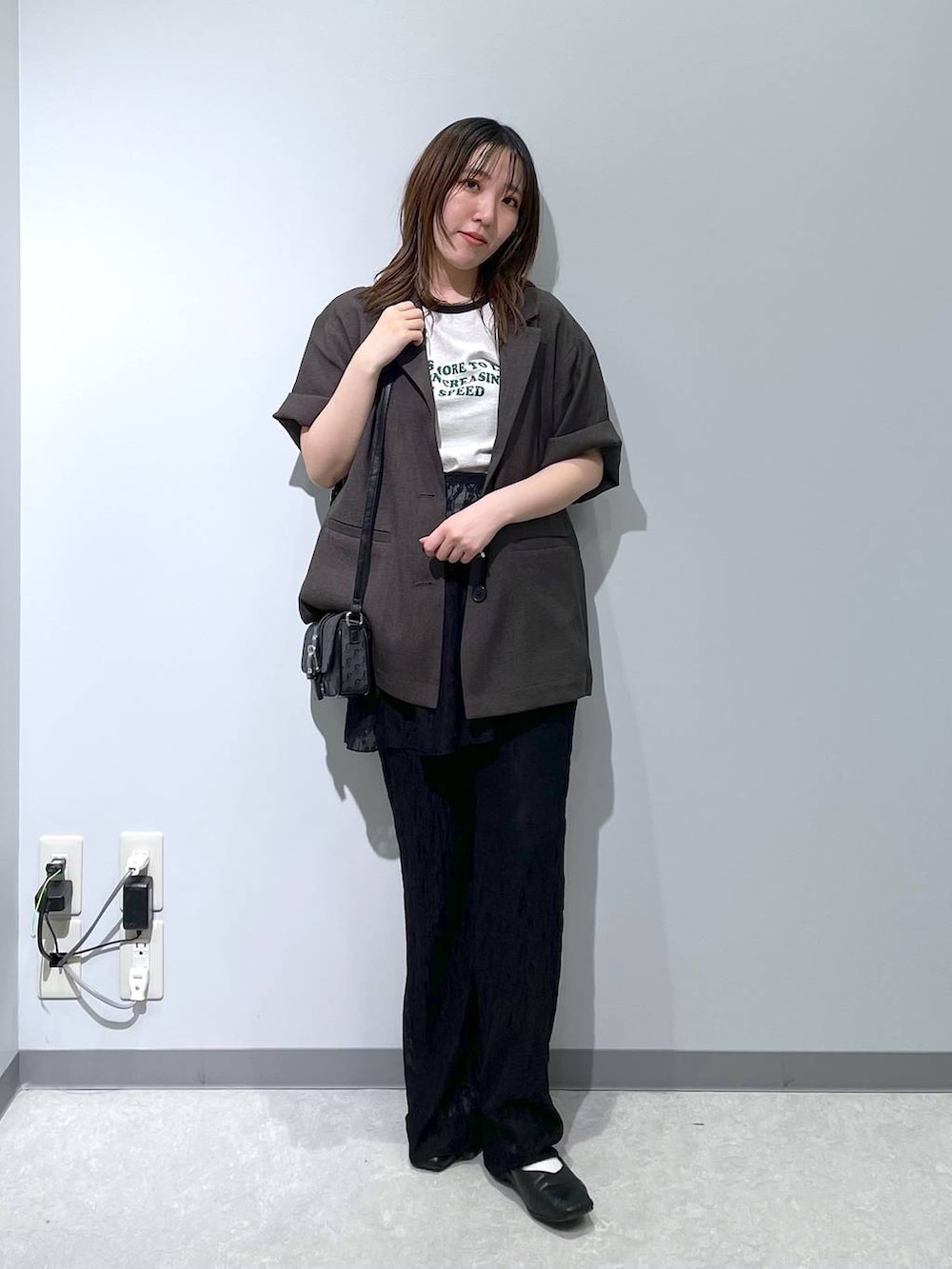 「低身長、カジュアル、ベーシック/シンプル、体型カバー、高見え、ゆったり、LEPSIM」｜「LOWRYS FARMのホップサックジャケットＳＳ253196（テーラードジャケット、グレー系）」を使った、manaさん（レディース・153cm）の春コーディネートの2枚目の写真