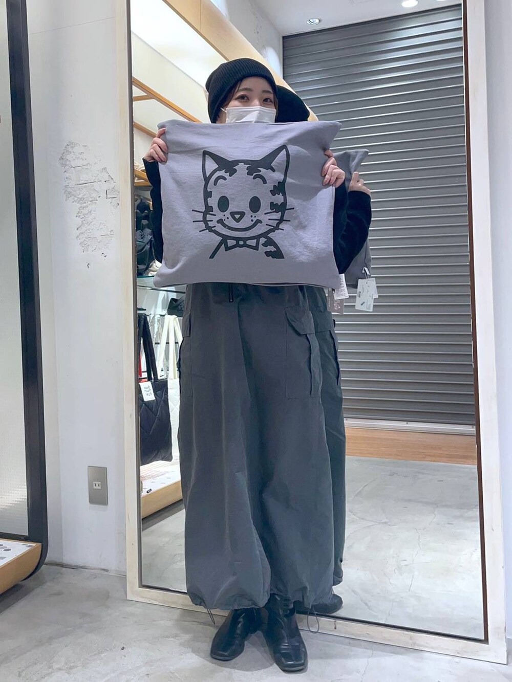 「体型カバー、高見え、ゆったり、低身長、カジュアル、ベーシック/シンプル、LEPSIM」｜「LEPSIMの12ゲージリブハイネックプルオーバー　183622（ニット/セーター、ブラック系）」を使った、manaさん（レディース・153cm）の冬コーディネートの2枚目の写真