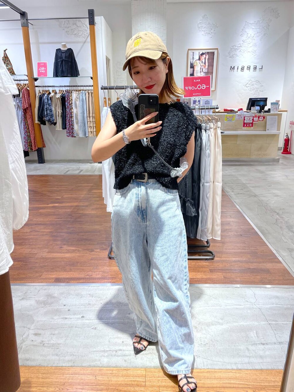 「LEPSIM、低身長、カジュアル、ベーシック/シンプル、体型カバー、高見え、ゆったり」｜「LEPSIMの【NEW ERA】ウォッシュ加工キャップ　136173（キャップ、イエロー系）」を使った、manaさん（レディース・153cm）の夏コーディネートの2枚目の写真