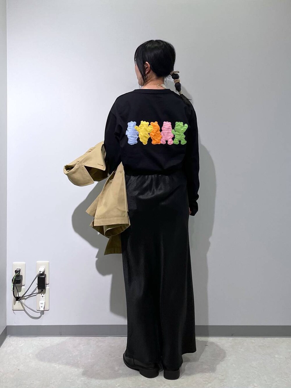 「低身長、カジュアル、ベーシック/シンプル、体型カバー、高見え、ゆったり、LEPSIM」｜「A part byの≪追加5≫ブライトナロースカート（スカート、ブラック系）」を使った、manaさん（レディース・153cm）の春コーディネートの3枚目の写真